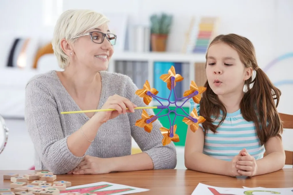 Actividades de terapia del lenguaje con un niño